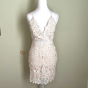 Chic Lace Mini Dress in Cream